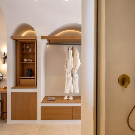 Santo Mine Oia Suites